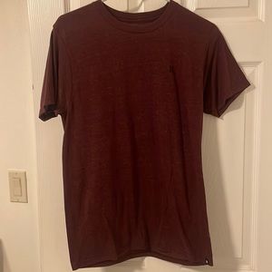 Hurley size small burgundy t shirt - lightweight material